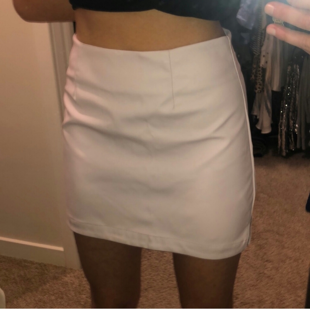 BCBG GENERATION Lavender pleather skirt
